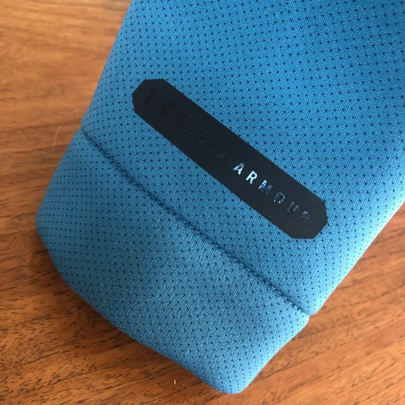 UNDER ARMOR TOP - Picture 6 of 8